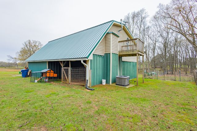 173 Bellview Rd, Taft, TN 38488