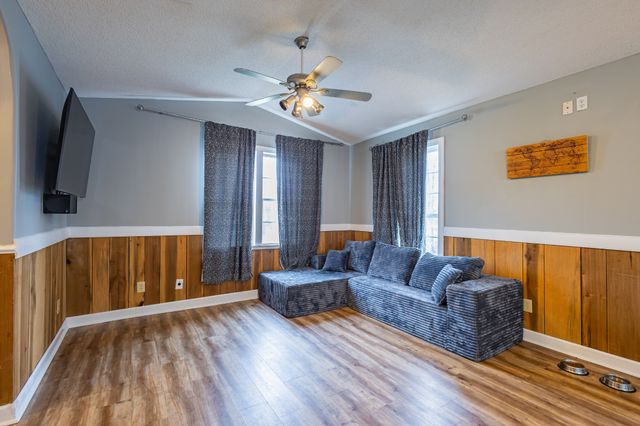 173 Bellview Rd, Taft, TN 38488