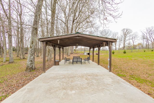 173 Bellview Rd, Taft, TN 38488