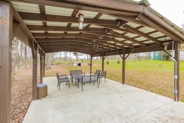 173 Bellview Rd, Taft, TN 38488