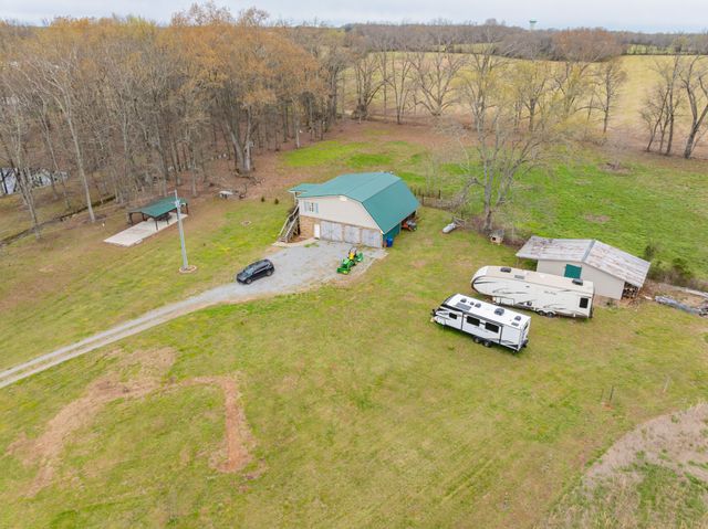 173 Bellview Rd, Taft, TN 38488