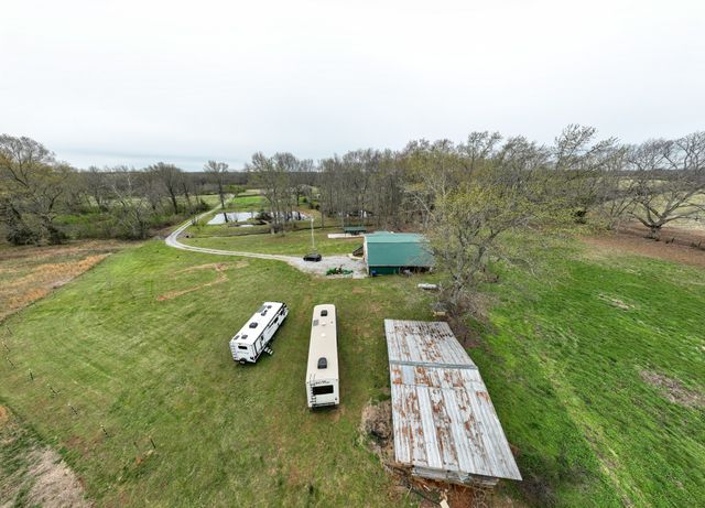 173 Bellview Rd, Taft, TN 38488