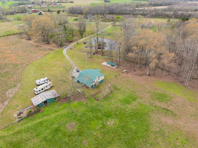 173 Bellview Rd, Taft, TN 38488