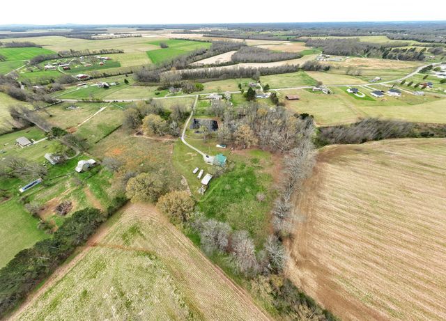 173 Bellview Rd, Taft, TN 38488