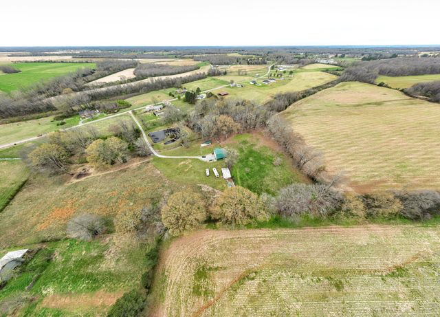 173 Bellview Rd, Taft, TN 38488