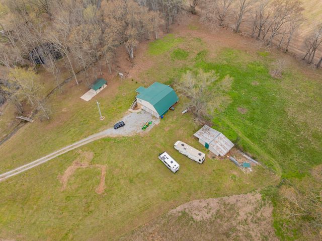 173 Bellview Rd, Taft, TN 38488
