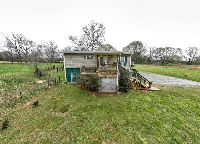173 Bellview Rd, Taft, TN 38488