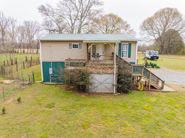 173 Bellview Rd, Taft, TN 38488