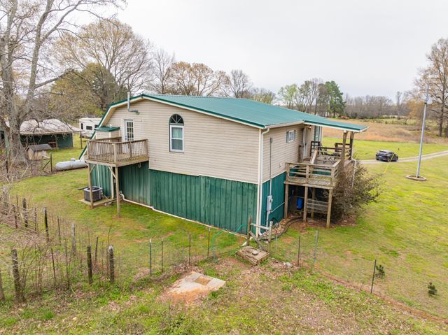 173 Bellview Rd, Taft, TN 38488