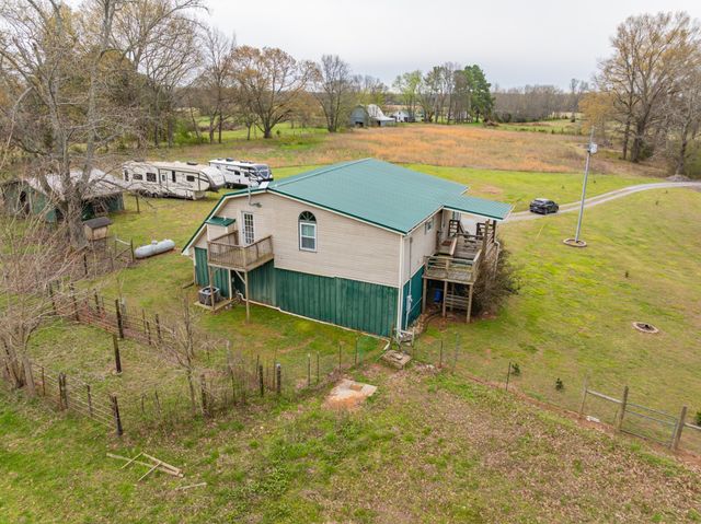 173 Bellview Rd, Taft, TN 38488