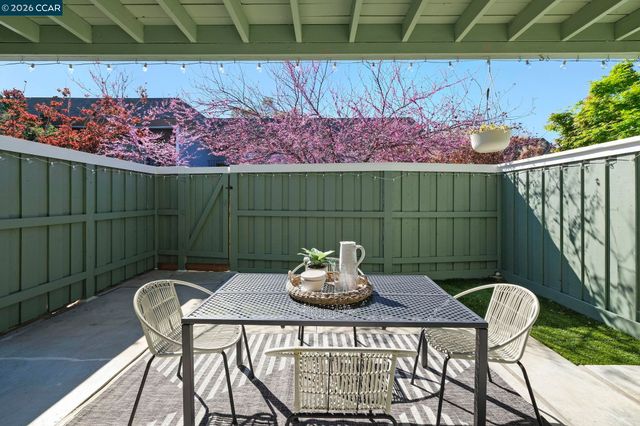 1052 Bancroft Rd, Concord, CA 94518