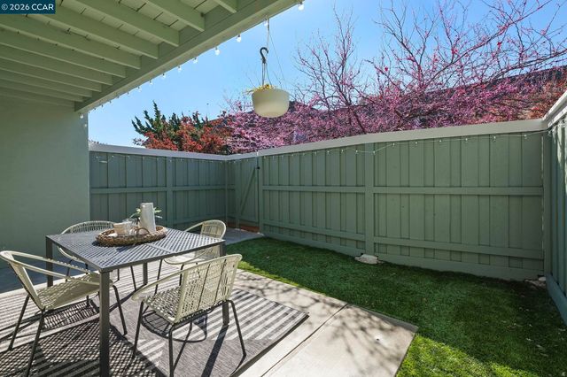 1052 Bancroft Rd, Concord, CA 94518