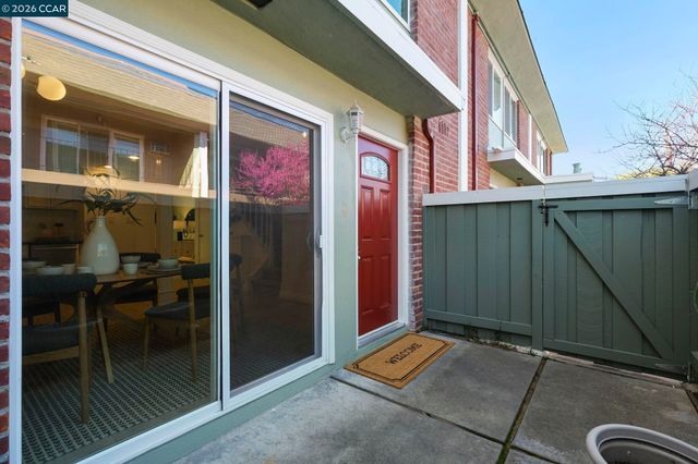 1052 Bancroft Rd, Concord, CA 94518