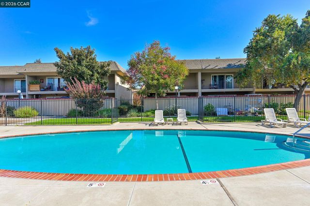 1052 Bancroft Rd, Concord, CA 94518