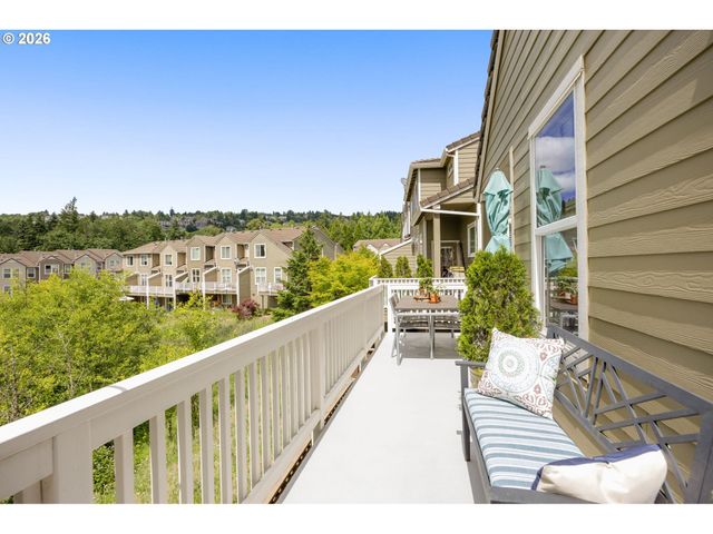 2649 Nw KENNEDY Ct, Portland, OR 97229