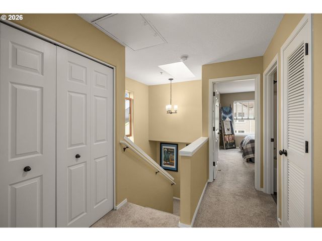 2649 Nw KENNEDY Ct, Portland, OR 97229