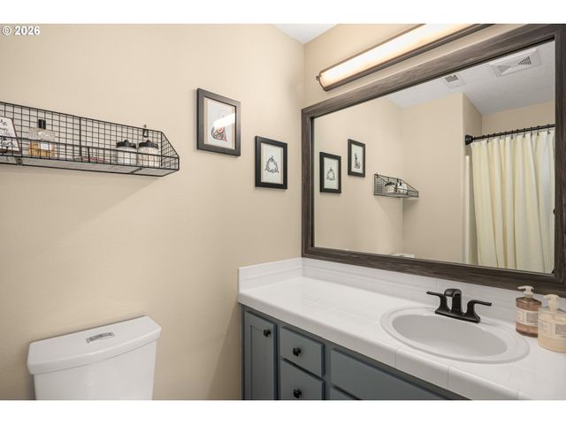 2649 Nw KENNEDY Ct, Portland, OR 97229