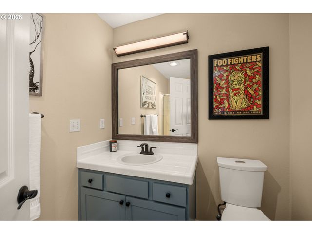 2649 Nw KENNEDY Ct, Portland, OR 97229