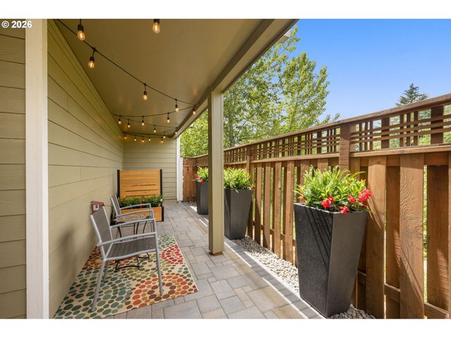 2649 Nw KENNEDY Ct, Portland, OR 97229