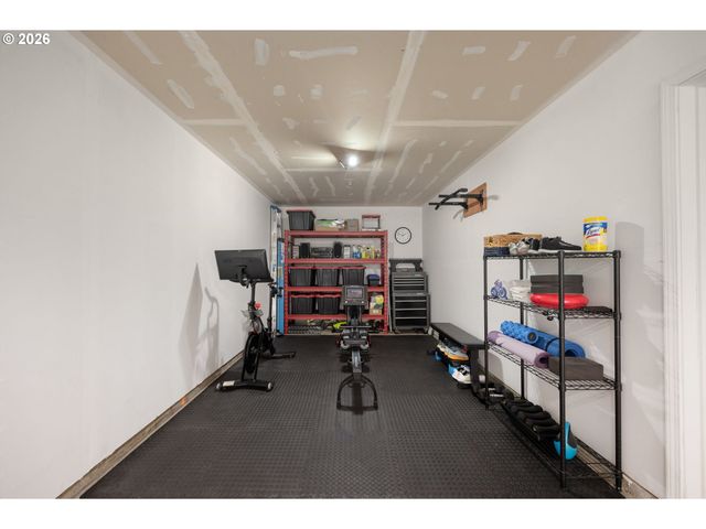 2649 Nw KENNEDY Ct, Portland, OR 97229