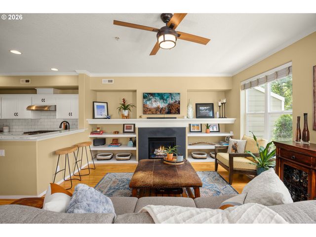2649 Nw KENNEDY Ct, Portland, OR 97229
