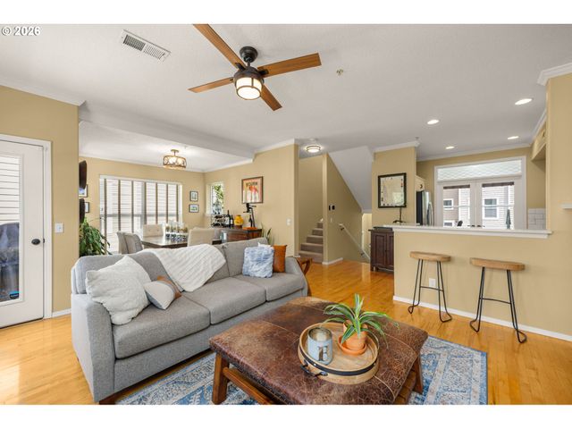 2649 Nw KENNEDY Ct, Portland, OR 97229