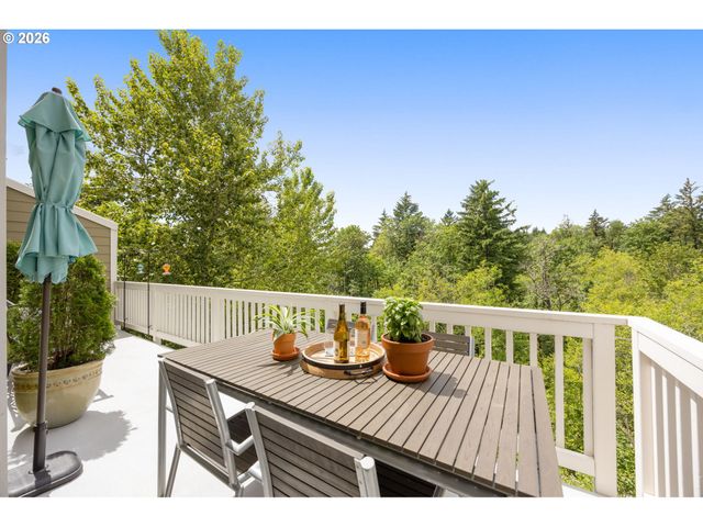2649 Nw KENNEDY Ct, Portland, OR 97229