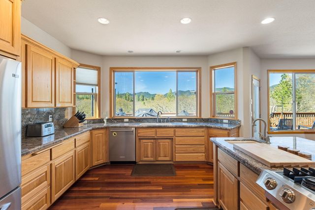 547 Jackpine Drive, Grants Pass, OR 97526