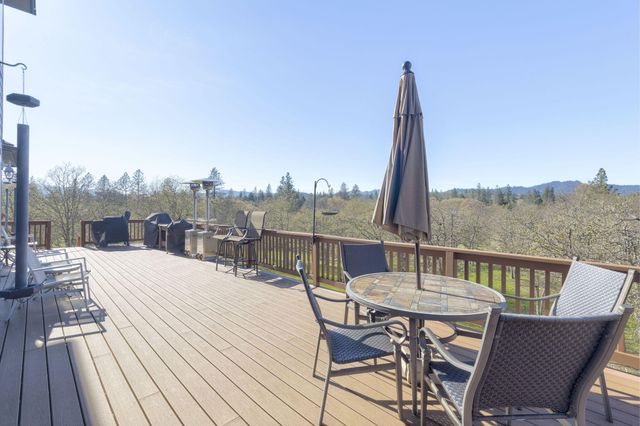 547 Jackpine Drive, Grants Pass, OR 97526