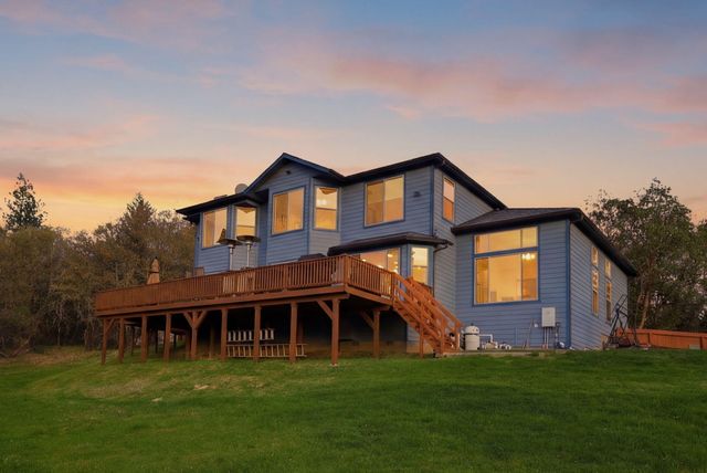 547 Jackpine Drive, Grants Pass, OR 97526