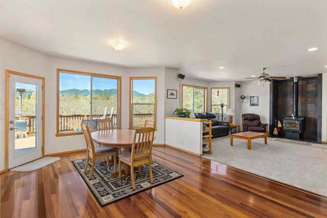 547 Jackpine Drive, Grants Pass, OR 97526