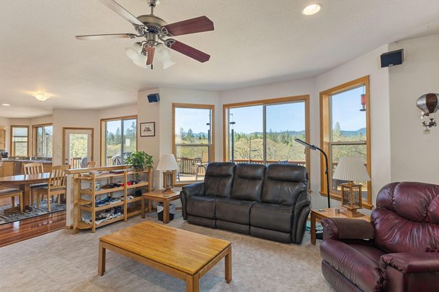 547 Jackpine Drive, Grants Pass, OR 97526