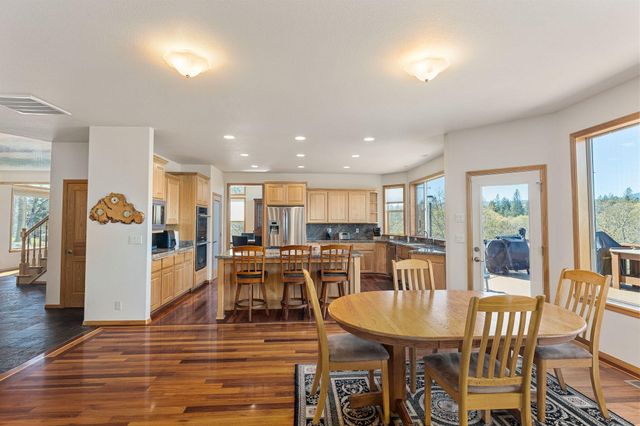 547 Jackpine Drive, Grants Pass, OR 97526