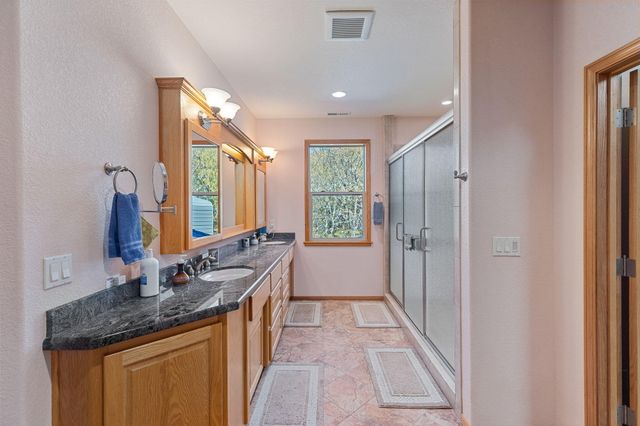 547 Jackpine Drive, Grants Pass, OR 97526