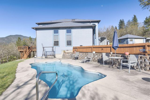 547 Jackpine Drive, Grants Pass, OR 97526