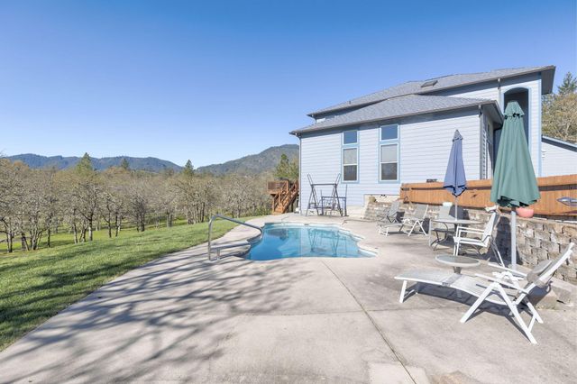 547 Jackpine Drive, Grants Pass, OR 97526