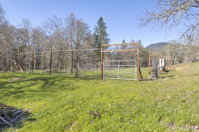 547 Jackpine Drive, Grants Pass, OR 97526
