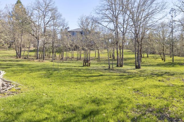 547 Jackpine Drive, Grants Pass, OR 97526