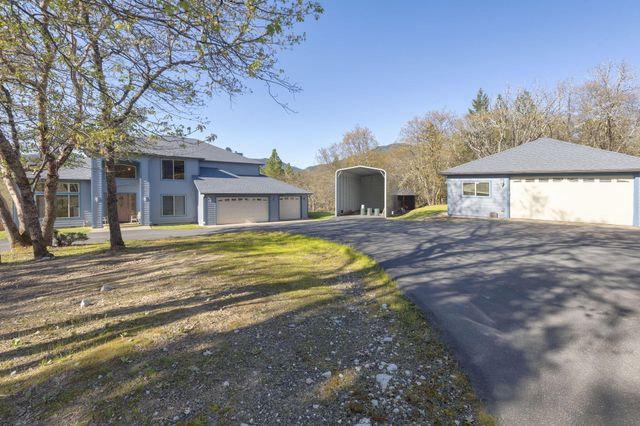 547 Jackpine Drive, Grants Pass, OR 97526