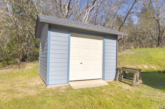 547 Jackpine Drive, Grants Pass, OR 97526