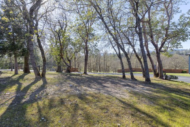 547 Jackpine Drive, Grants Pass, OR 97526