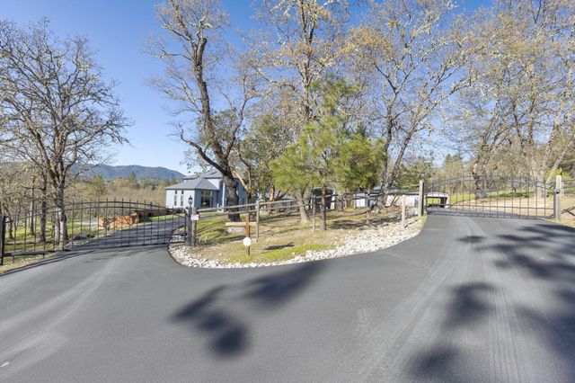 547 Jackpine Drive, Grants Pass, OR 97526