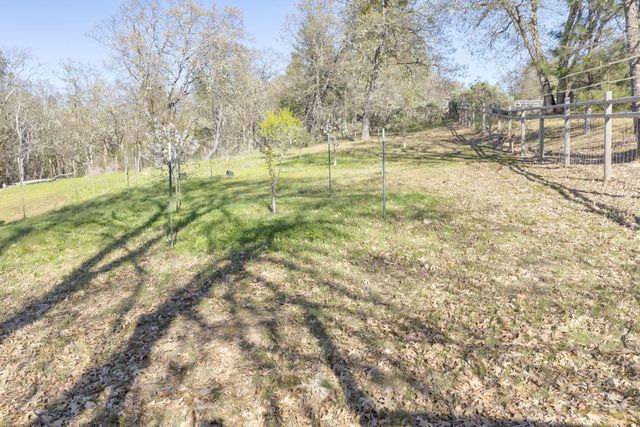 547 Jackpine Drive, Grants Pass, OR 97526