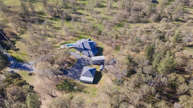 547 Jackpine Drive, Grants Pass, OR 97526