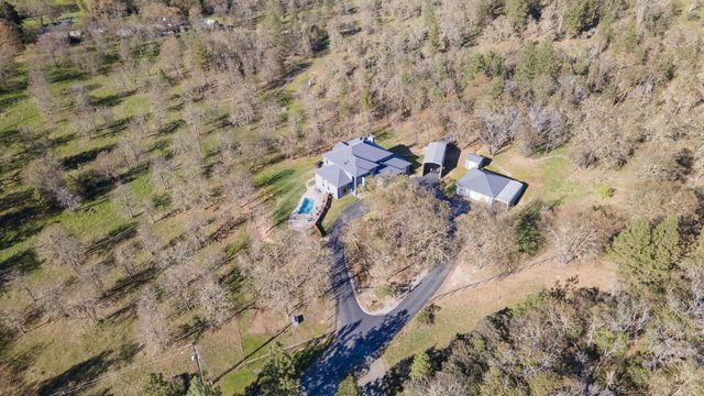 547 Jackpine Drive, Grants Pass, OR 97526