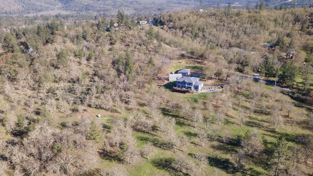 547 Jackpine Drive, Grants Pass, OR 97526