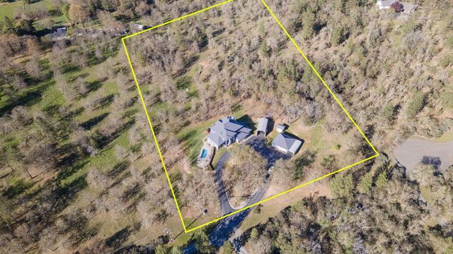 547 Jackpine Drive, Grants Pass, OR 97526