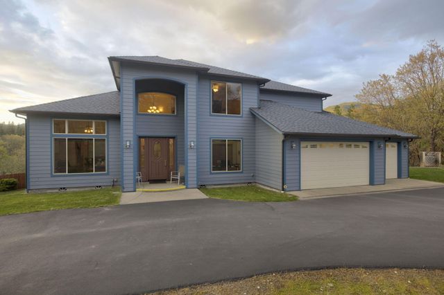 547 Jackpine Drive, Grants Pass, OR 97526