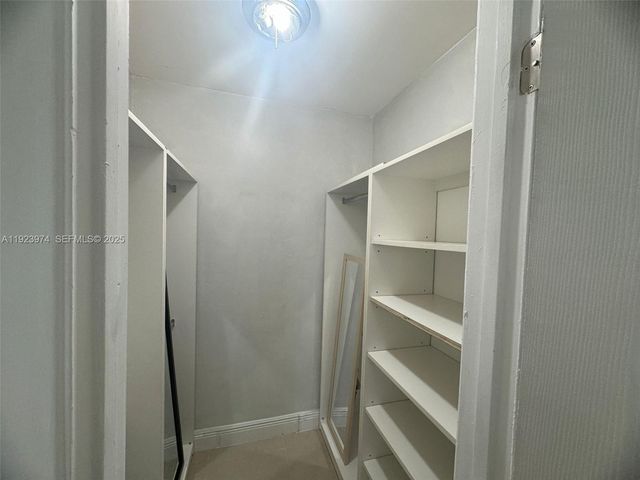 8810 Fontainebleau Blvd 217, Miami, FL 33172