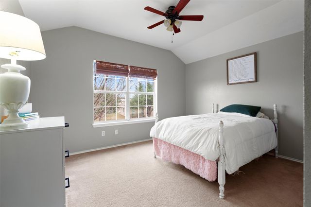 315 Swenson DR, Hutto, TX 78634